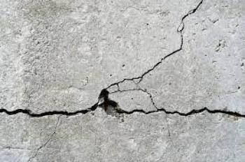 Comprendre les Fissures du Béton : Types et Solutions