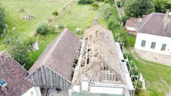 Rénovation complète d’une longère et de sa grange attenante : Gros œuvre, couverture et assainissement