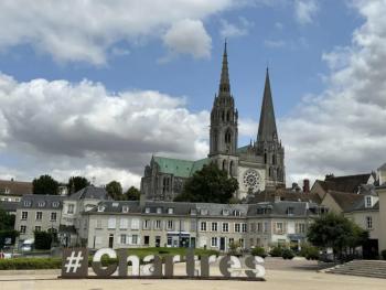 Le marché immobilier à Chartres en 2025 : Où investir dans l’Eure-et-Loir ?