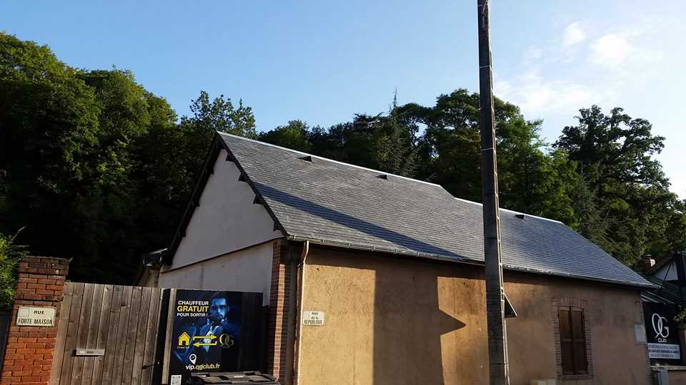 Reconstruction d'une toiture suite à un incendie - Chartres